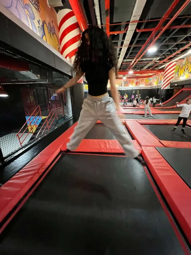 what to wear to trampoline park outfits 