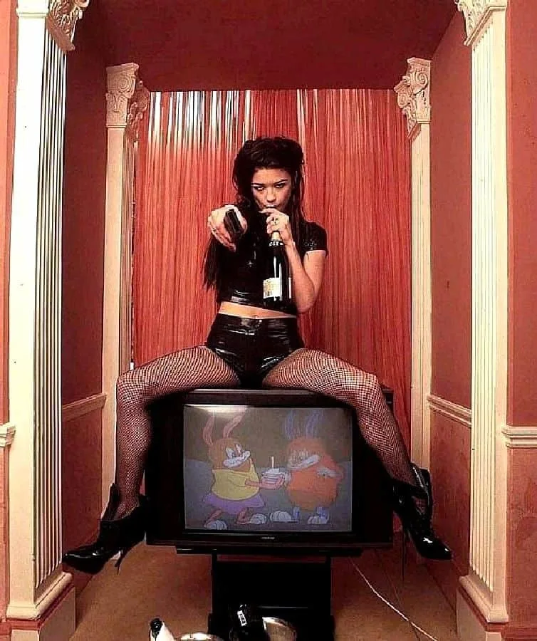 MUSIC VIDEO PARTY OUTFITS RETRO