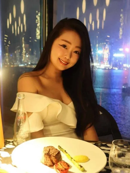 Fancy dinner date outfit <3