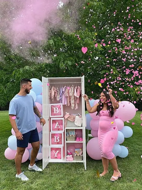 12 real-life gender reveal outfits + oddly specific tips!❤️