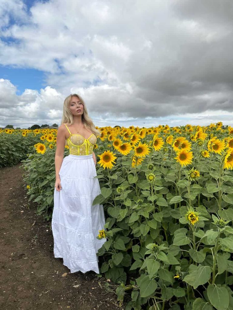 WHAT TO WEAR sunflower session outfit