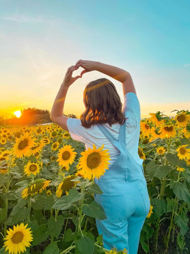 what to wear to sunflower field  overalls 