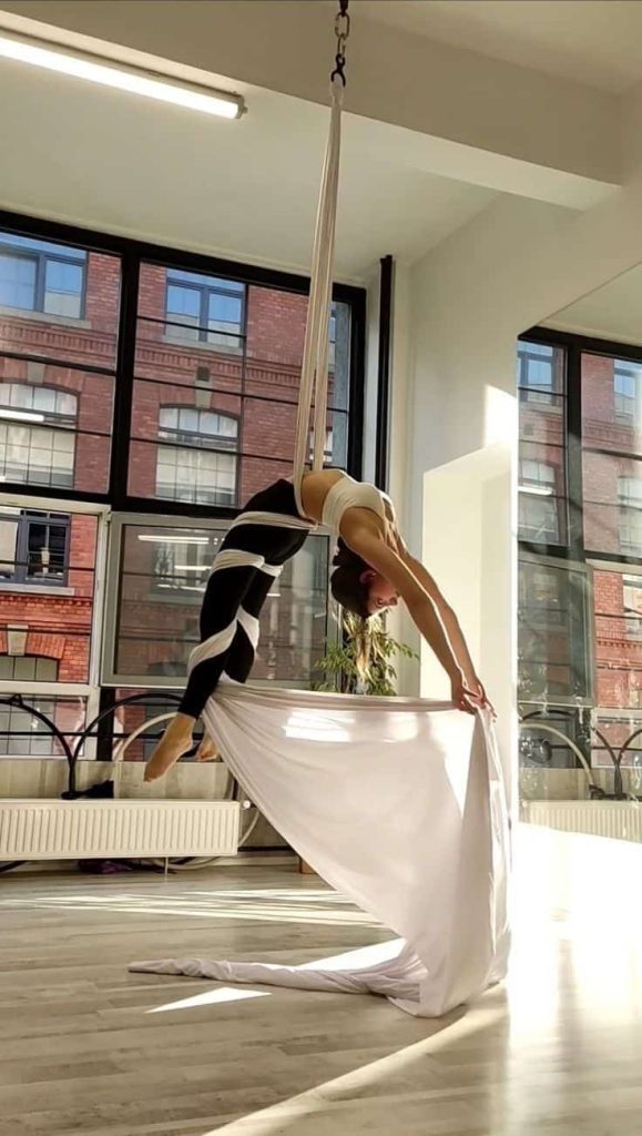 WHAT TO WERA LYRA HOOP lyra hoop outfit