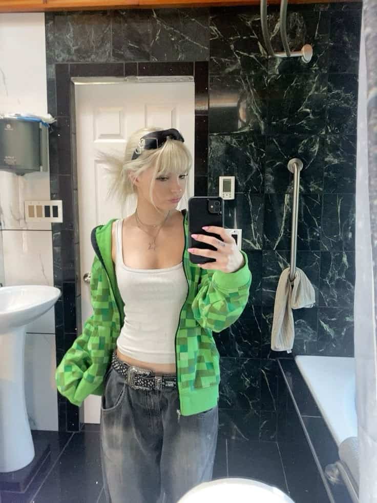 The Creeper hooded jacket outfit minecraft