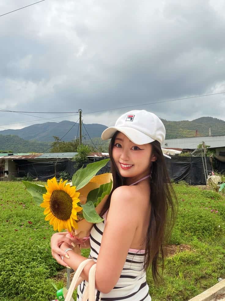 sunflower photo session outfit ideas