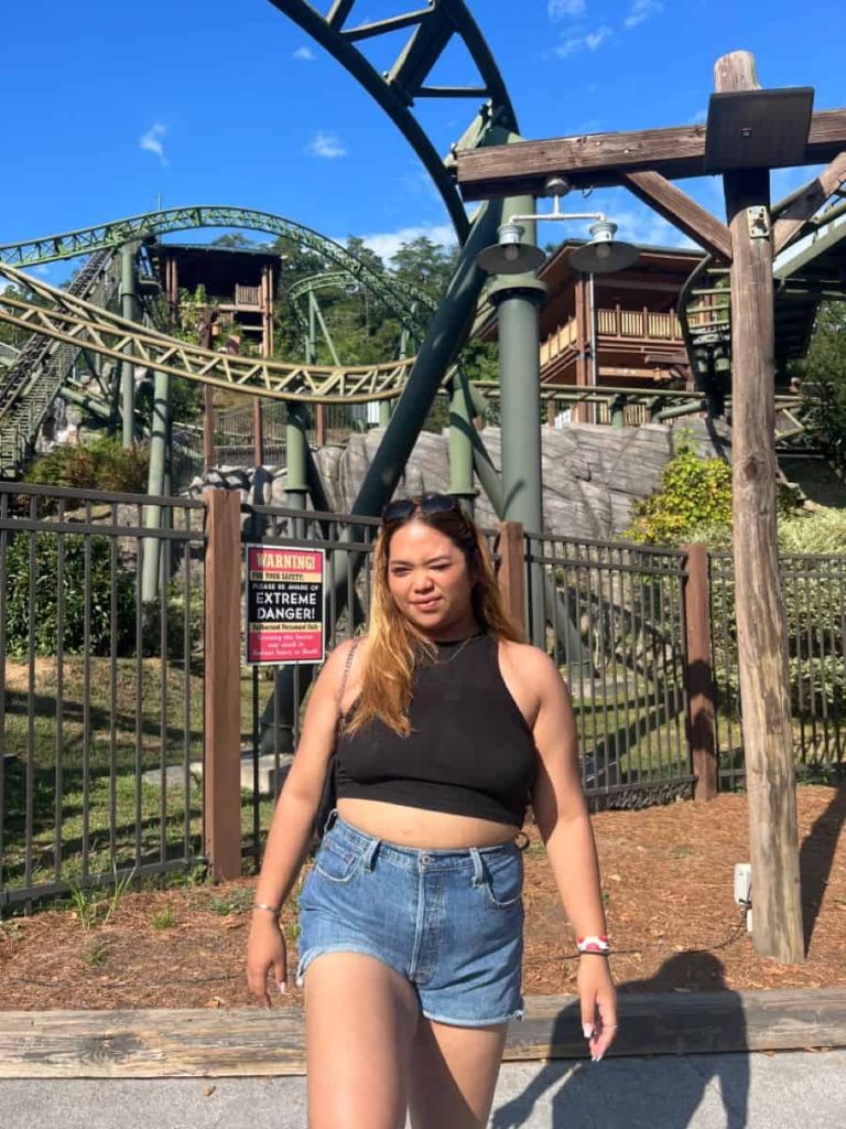 silver dollar city outfits theme park