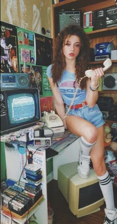 how to dress 80s with normal clothes