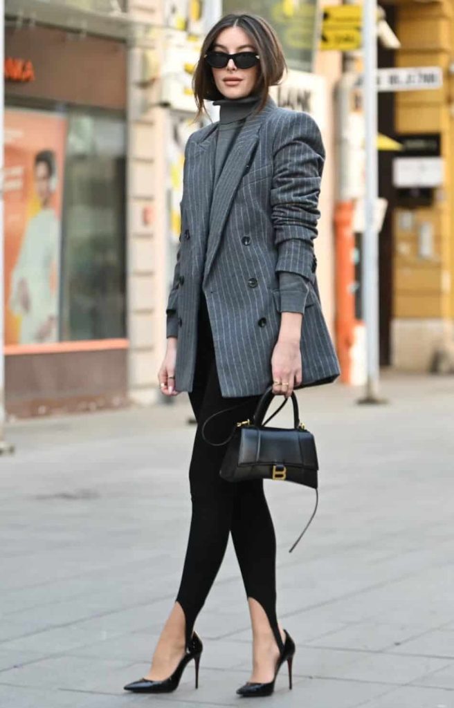 what is stirrup pants 