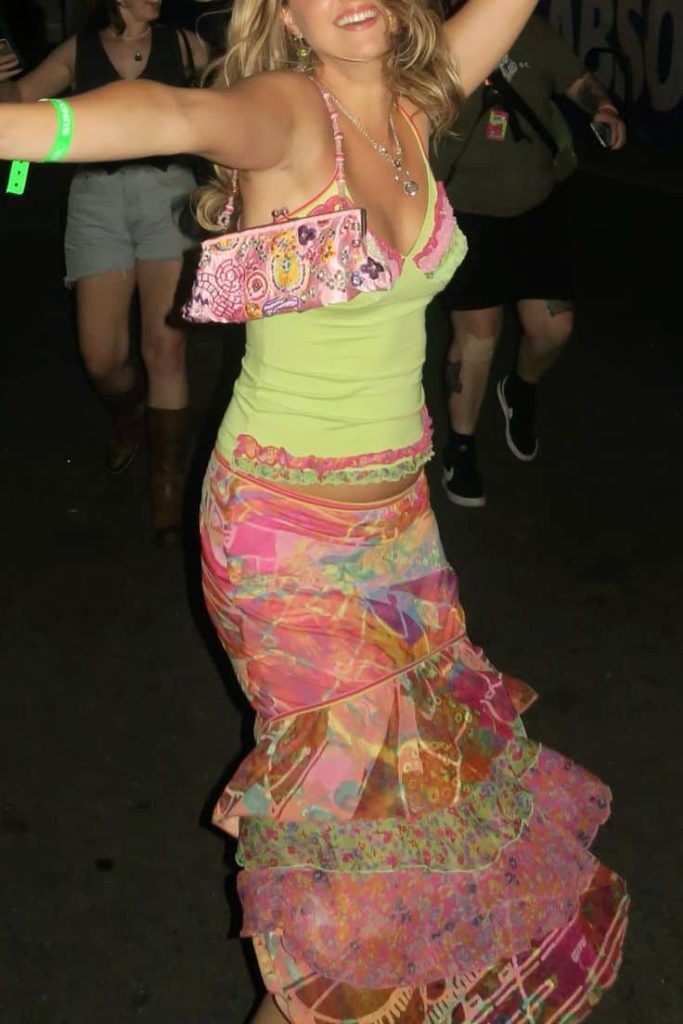 whimsy outfit women floral print