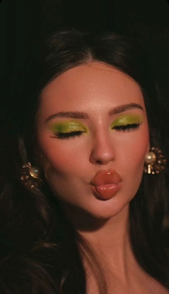  Enchanted Forest outfits makeup GREEN eyeshadow 