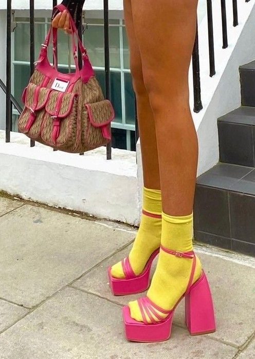 FUNKY PARTY outfit colorful platform boots