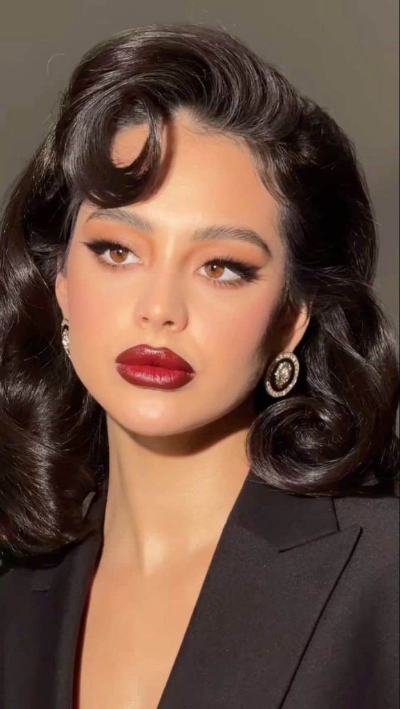 james bond girl party red lips james bond girl outfit