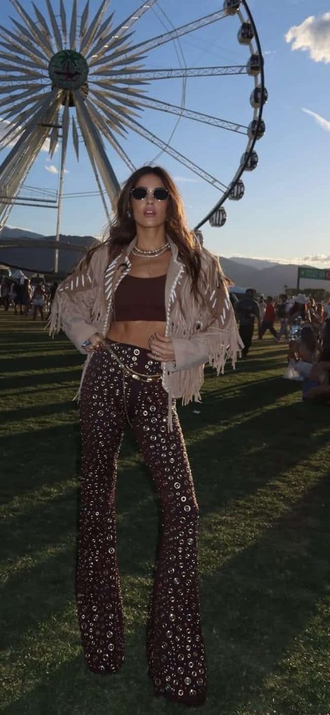 What to wear to Tomorrowland with pants