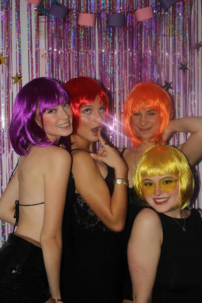 wig party outfit